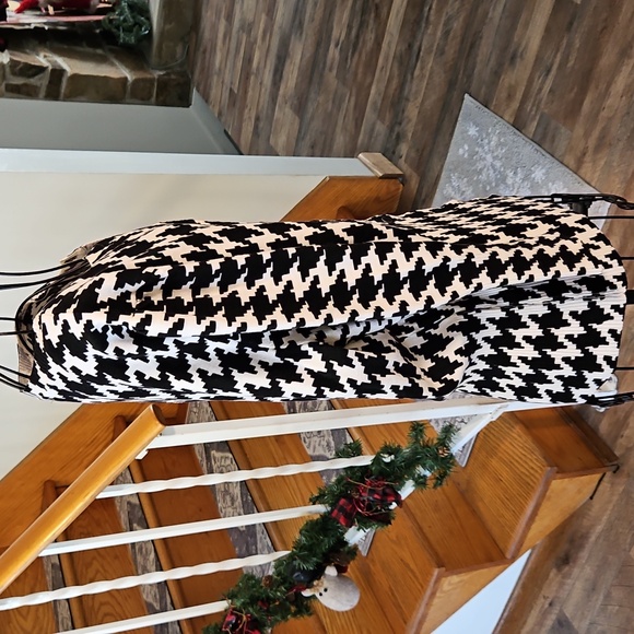 👚NY COLLECTION HOUNDSTOOTH V NECK BUTTON DOWN SWEATER - Picture 4 of 7